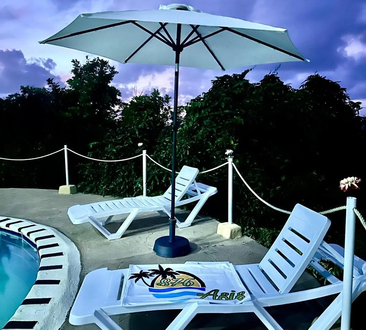 876 Oasis -King Bed - Sunset View Retreat- Jacuzzi Apartment Tower Isle